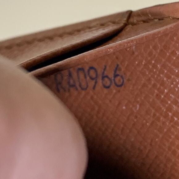 Vintage 90s Louis Vuitton Monogram Porte Monnaie Billets Tresor Wallet w/ Box - Picture 12 of 16